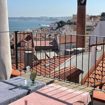 아파트 снеск Q,r-с0de First -,-wonderful Attico Riverview-lux Boa Casa Portuguesa 리스본