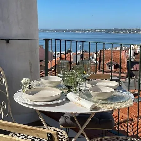 снеск Q,r-с0de First -,-wonderful Attico Riverview-lux Boa Casa Portuguesa 아파트 리스본